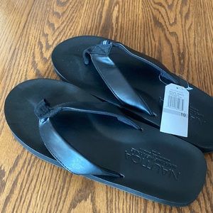Nautica men’s flip flops